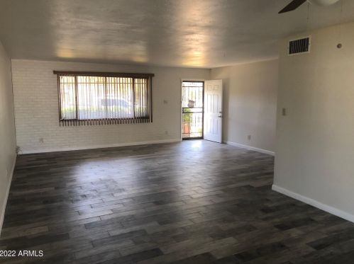 3002 52nd Pkwy, Phoenix AZ  85031-3953 exterior