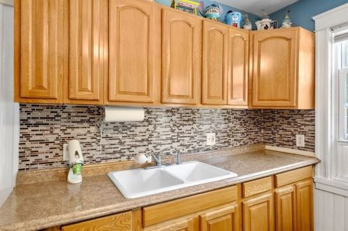 188 Newman Ave, Seekonk MA 02771-4911 exterior