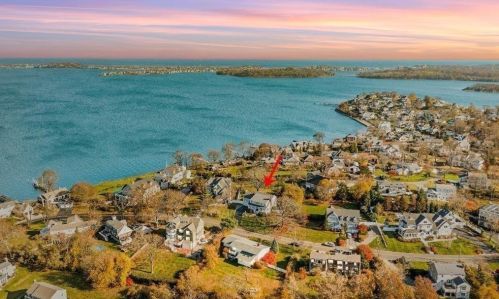 17 Bel Air Rd, Hingham MA 02043-1210 exterior