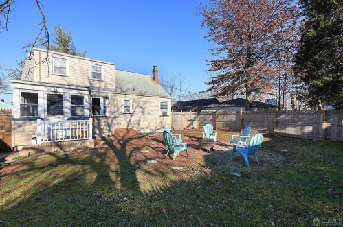 19 Jeanette St, Carteret NJ  07008-3131 exterior