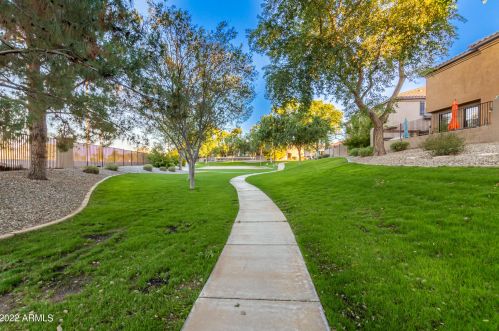 2852 Dunbar Dr, Phoenix AZ  85042-6074 exterior