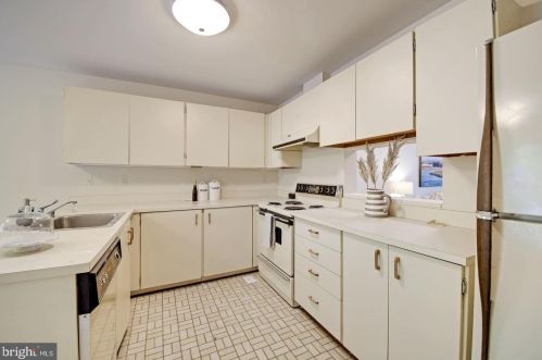 11874 New Country Ln, Columbia MD  21044-4406 exterior