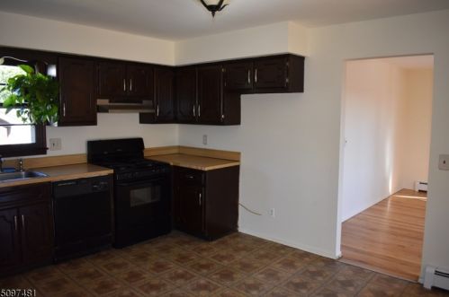 421 Un Ave, Belleville NJ 07109-1609 exterior