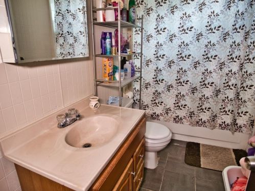 74 Clark St, New Bedford MA 02740-7021 exterior