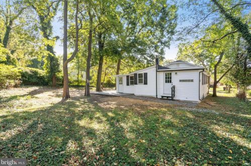 1860 Rosemore Ave, West Deptford NJ 08096-4327 exterior