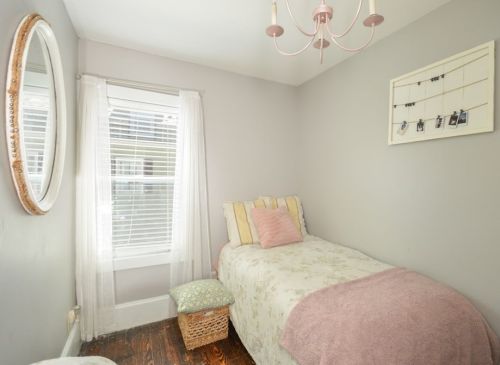 70 Spruce St, New Bedford MA 02740-5305 exterior