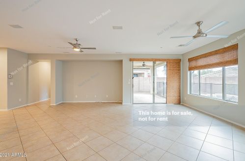 1823 Eastman Dr, Phoenix AZ 85086-1503 exterior