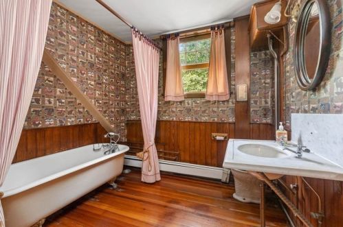 20 Phillips Ave, Rockport MA  01966-1144 exterior