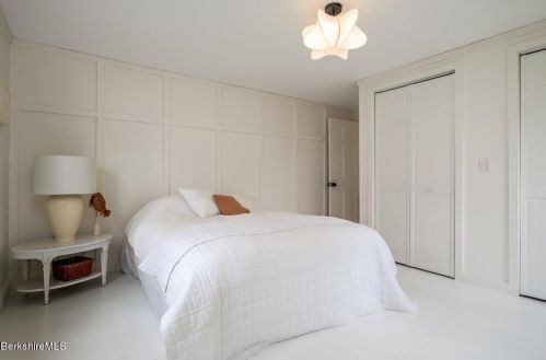 475 Water St, Williamstown MA  01267-2895 exterior