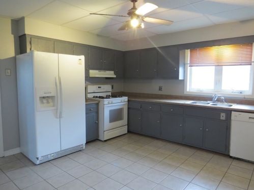 22 State St, Lawrence, MA 01843-2102