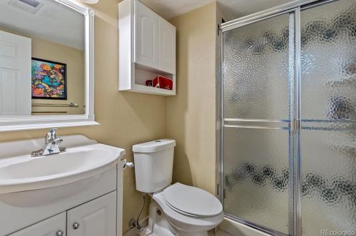 7154 Quebec Ct, Englewood CO 80112-1721 exterior