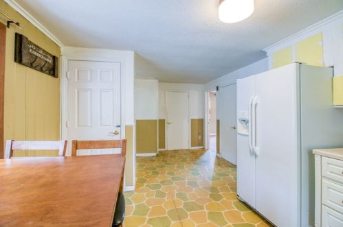 434 East St, South Hadley MA 01075-2118 exterior