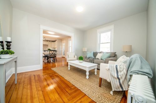 527 Oliver St, New Bedford MA  02745-1435 exterior