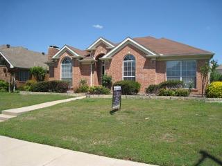 4801 Holly Berry Dr, Plano TX  75093-7335 exterior
