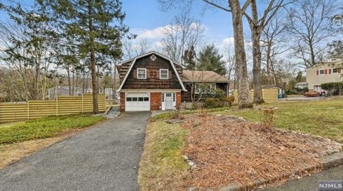 25 Catherine Ct, Skyline Lakes NJ  07456-1838 exterior