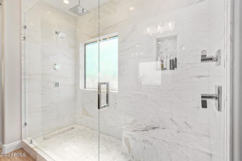 1646 Blaylock Dr, Phoenix AZ 85085-6323 exterior