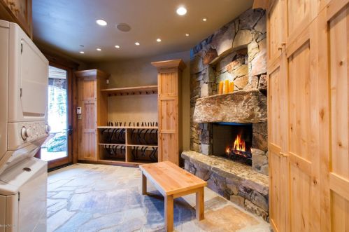 91 White Pne Cyn Rd, Park City UT 84060-6514 exterior