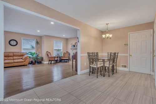 6 Pitney Ln, Jackson Twp NJ 08527-2933 exterior