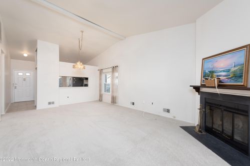 37 Boxwood Ter, Tinton Falls NJ 07701-6704 exterior