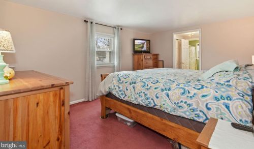 41 Andaloro Way, West Deptford NJ 08093-1640 exterior