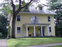 176 Waban Ave, Newton, MA 02468-2107