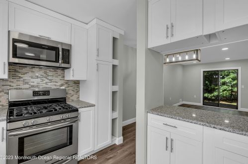 805 Bluebell Dr, Jackson Twp NJ 08527-4116 exterior