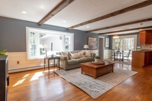 10 Robin Rd, Norfolk, MA 02056-1732