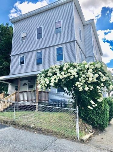 38 Columbia St, Worcester MA  01604-4330 exterior