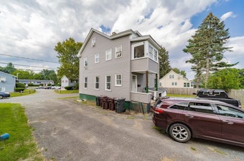 11 Sycamore St, Montgomery MA 01085-3215 exterior