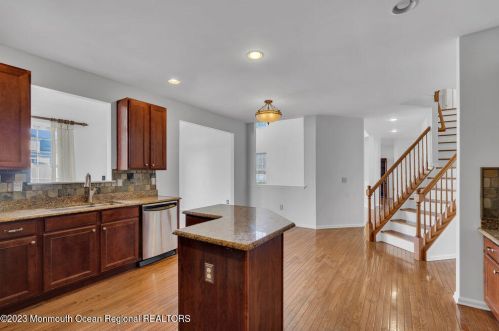 111 Picadilly Dr, Jackson Twp NJ  08527-1290 exterior