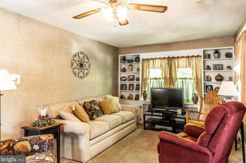 141 Progress Ave, West Deptford NJ 08096-1212 exterior