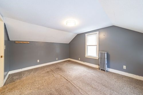 680 Granville Rd, Montgomery MA 01085-3942 exterior