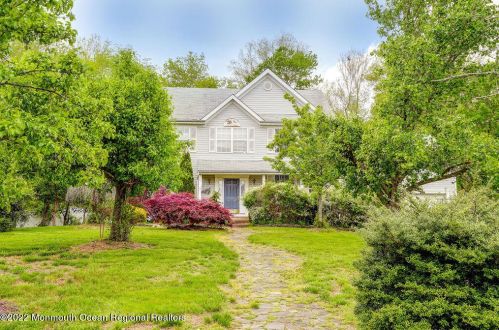 352 Freehold Rd, Jackson Twp NJ  08527-4553 exterior