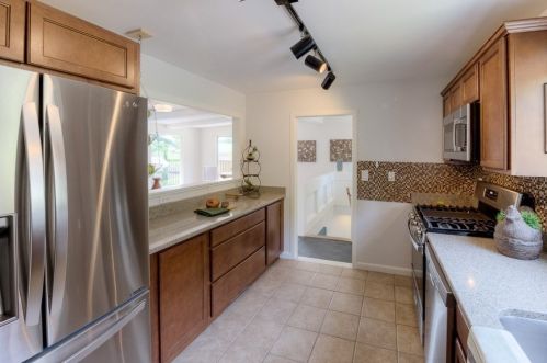 11 Forest Hill Dr, Worcester MA 01609-1013 exterior