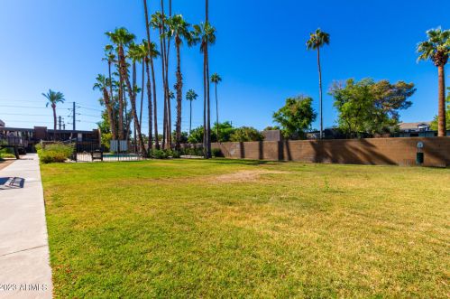 6501 17th Ave, Phoenix AZ  85015-1302 exterior