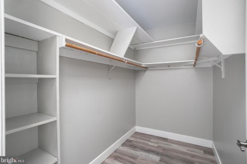 4 Willowwood Ct, Columbus NJ  08022-1025 exterior