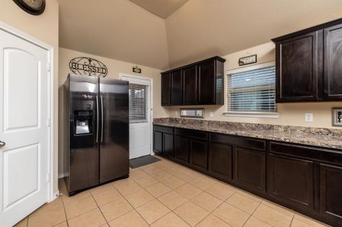 5432 Grenada Dr, Fort Worth TX 76119-8502 exterior