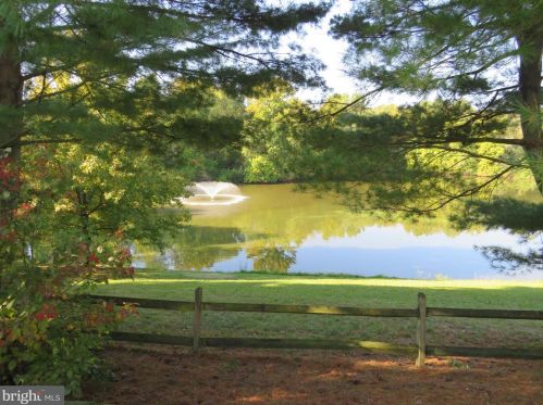 53 Lake View Ter, Columbus NJ  08022-1033 exterior