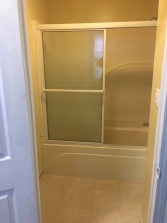 8 Barclay St, Worcester MA 01604-4234 exterior