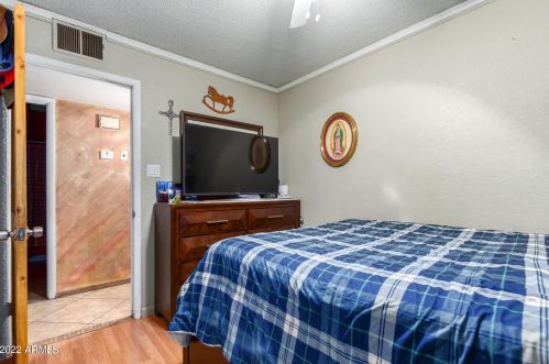 3319 61 St, Phoenix AZ 85033-4112 exterior