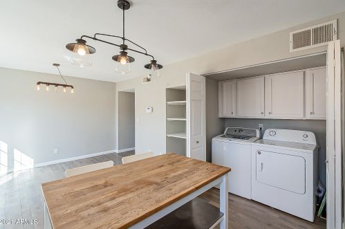 2854 Clarendon Ave, Phoenix AZ 85018-5552 exterior