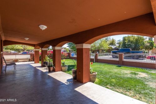 3851 63 Dr, Phoenix AZ 85033-5204 exterior