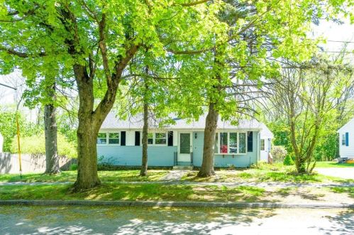 36 Wedgewood Rd, Worcester, MA 01602-1027