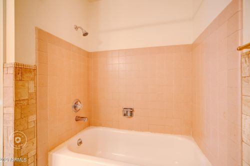 6243 Camelback Rd, Phoenix AZ 85033-1534 exterior