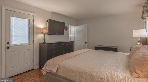 1 Beech Pl, West Deptford NJ 08096-3301 exterior