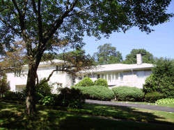 200 Baldpate Hill Rd, Newton, MA 02459-2857