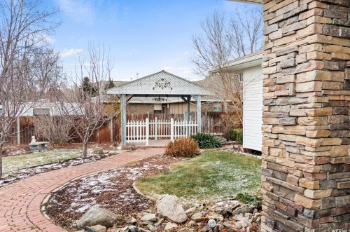 7993 Erique Way, Sandy UT 84093-6422 exterior