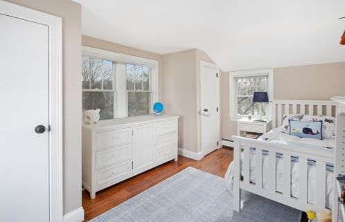 56 Elm St, Hingham MA 02043-2431 exterior