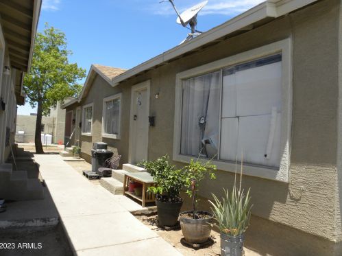 1002 27 Pl, Phoenix AZ 85008-1933 exterior