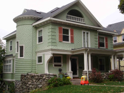 31 Chase St, Newton, MA 02459-2213